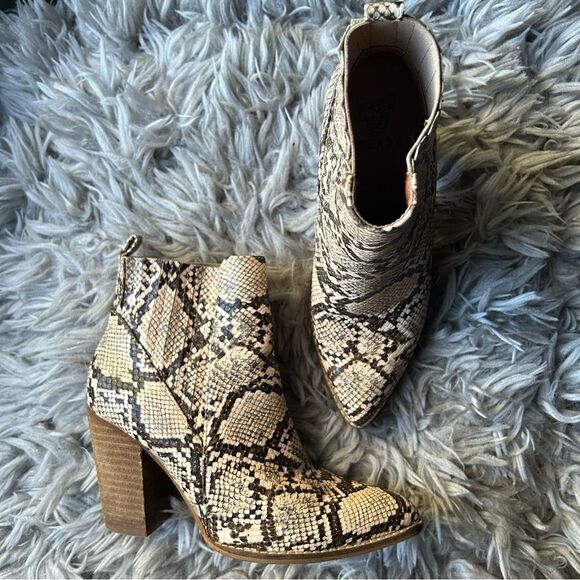 Beast Fashion snake skin print block heel ankle boots women’s shoe size 7 - Picture 1 of 8